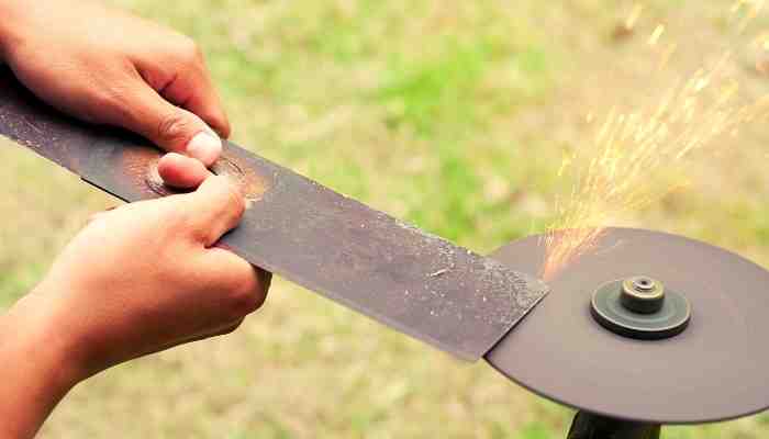 sharpening lawn mower blade