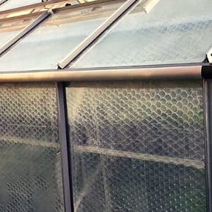 use bubble wrap to heat small greenhouse