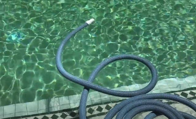 garden hose pool vacuum